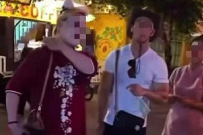 Đà Nẵng: Hội An xác minh clip du khách mặc áo dài phản cảm