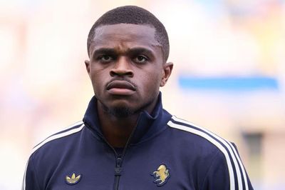MU phá cuộc đàm phán của Juventus để chiêu mộ trung vệ người Pháp