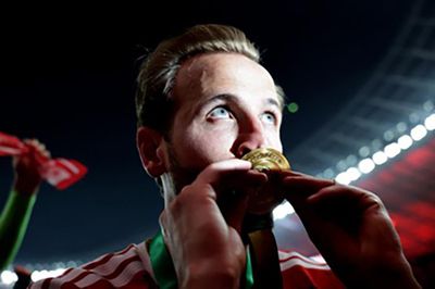 Harry Kane đang hướng tới cú đúp danh hiệu