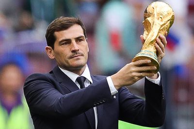 Casillas gia nhập phe đối lập của Perez tại Real Madrid