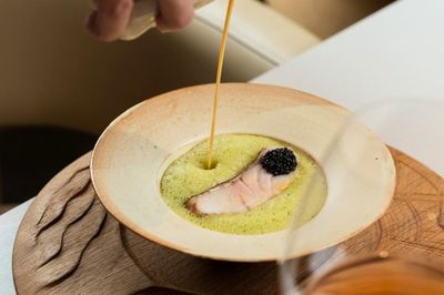 Menu tiền triệu của 2 nhà hàng vừa đạt 1 sao Michelin ở Hà Nội, TP.HCM