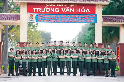 Danh tính 34 người mặc quân phục công an trong ảnh gây sốt MXH
