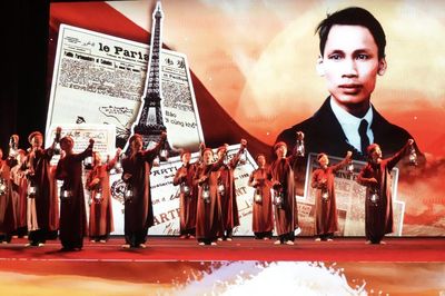 Chương trình nghệ thuật 'Hồ Chí Minh - Nguồn sáng dẫn đường': Khơi dậy niềm tự hào qua từng giai điệu tri ân