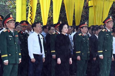 Phó Thủ tướng Phạm Thị Thanh Trà dự Lễ truy điệu, an táng hài cốt liệt sĩ tại Quảng Ngãi