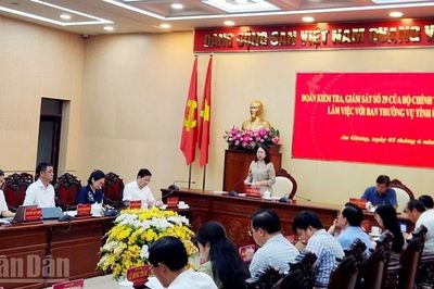 Phó Chủ tịch nước Võ Thị Ánh Xuân làm việc với Ban Thường vụ Tỉnh ủy An Giang
