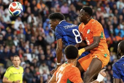 Pháp thua ngược Bờ Biển Ngà, gióng hồi chuông cảnh báo trước World Cup