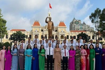 Tuyên dương các tập thể, cá nhân tiêu biểu trong học tập và làm theo lời Bác