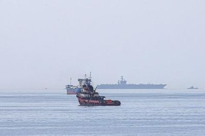 Iran nổ súng cảnh cáo tàu khu trục Mỹ, Lầu Năm Góc chặn tàu ở Ấn Độ Dương