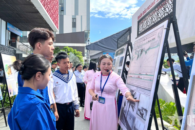 Trưng bày chuyên đề 'Vươn khơi giữ biển' hưởng ứng Tuần lễ Biển và Hải đảo Việt Nam