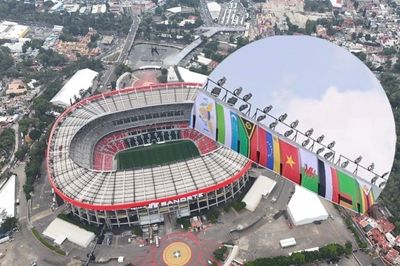Quốc kỳ Việt Nam xuất hiện tại sân khai mạc World Cup 2026