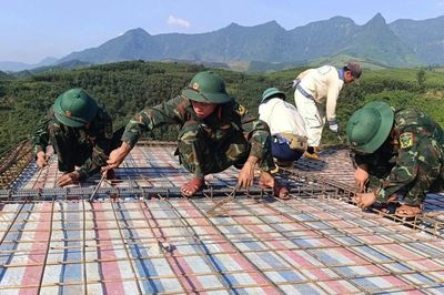 Quảng Trị huy động lực lượng quân đội hỗ trợ xây dựng trường nội trú vùng biên