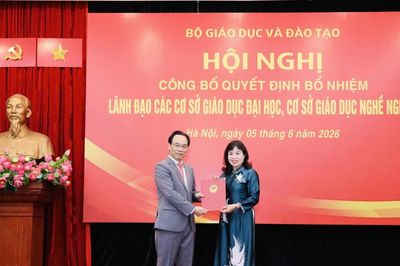 Tiến sĩ Nguyễn Thị Thanh giữ chức vụ Hiệu trưởng Trường Cao đẳng Sư phạm Trung ương
