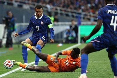 Pháp 1-2 Bờ Biển Ngà: Lần đầu tiên dưới thời Didier Deschamps, Les Bleus để thua ở một trận giao hữu trước thềm World Cup 2026