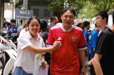 Phía sau cuộc đua giành một suất vào trường công