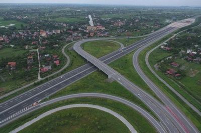 Đề xuất 'lên đời' nhiều tuyến đường huyết mạch