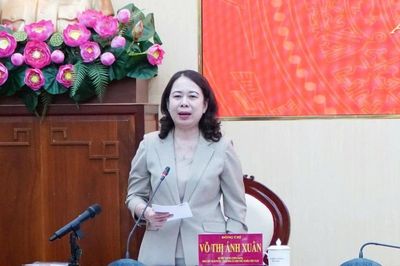 Phó Chủ tịch nước lưu ý An Giang nâng cao chất lượng đội ngũ cán bộ xã