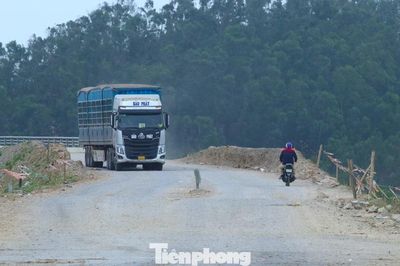 Khẩn trương hoàn thiện 100 m cuối tuyến đường ven biển nghìn tỷ