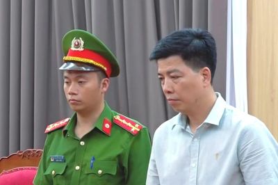 Bắt một phó chủ tịch xã và giám đốc doanh nghiệp trong vụ lan can đá gãy đổ sau bão Yagi