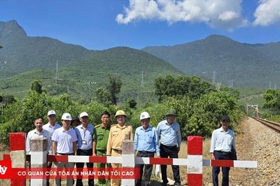 Rào đóng thêm 3 lối đi tự phát, siết an toàn đường sắt ở Huế