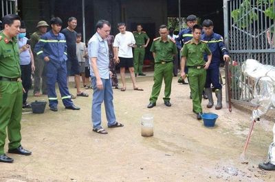 Công an xác minh hiện tượng lửa tự bốc cháy trên nền bê tông