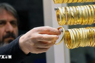 Giá vàng thế giới đi lên nhờ hy vọng về lệnh ngừng bắn ở Trung Đông