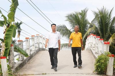 Khi người có uy tín đi trước, làm trước