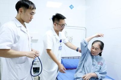 Bệnh viện Ung bướu Bắc Ninh triển khai thành công kỹ thuật phẫu thuật nội soi lồng ngực một lỗ điều trị ung thư phổi giai đoạn sớm