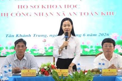 Xã Tân Khánh Trung: Lấy ý kiến đóng góp dự thảo hồ sơ khoa học đề nghị xã An toàn khu