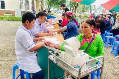 Chăm lo, phát huy vai trò của những 'bóng cả'