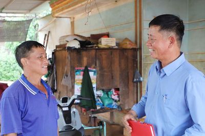 Người thầy giáo 18 năm làm 'cầu nối' ở làng Dao Krông Nô