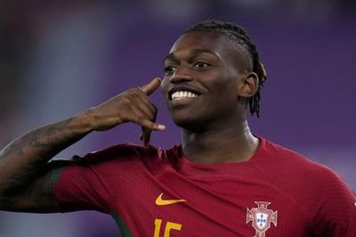 Manchester United đàm phán Rafael Leao, Real Madrid gây áp lực lên PSG vụ Vitinha