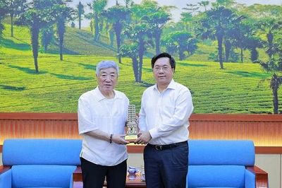 Chủ tịch UBND tỉnh Trần Duy Đông tiếp và làm việc với Tập đoàn Balcom