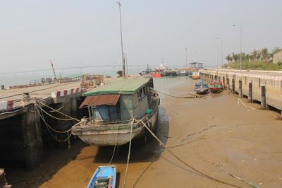 Nghệ An: Luồng lạch bị bồi lắng, cảng cá Cửa Hội thưa thớt tàu thuyền