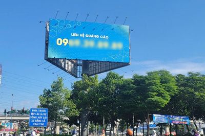 TP. Hồ Chí Minh: Xử lý trụ quảng cáo ngoài trời vi phạm kết cấu hạ tầng đường bộ
