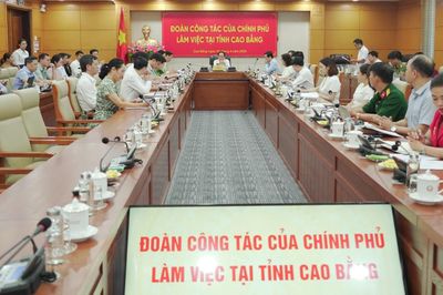 Đoàn công tác Chính phủ làm việc tại tỉnh về tiến độ xây dựng các trường nội trú liên cấp tại các xã biên giới