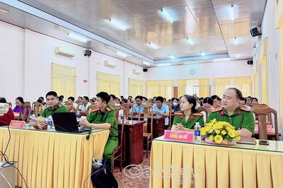 Người dân được hướng dẫn sử dụng VNeID mức độ 2