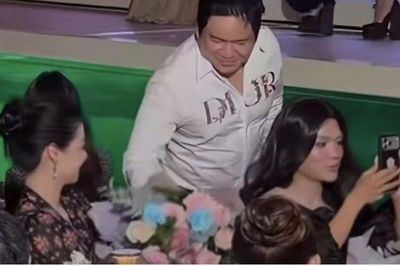 Á hậu nhà Sen Vàng lộ 'ảnh riêng tư', nghi là với một bác sĩ nổi tiếng
