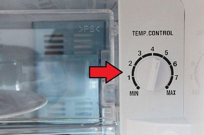 Tủ lạnh có 2 nút điều chỉnh: Biết sử dụng giảm nửa tiền điện, dùng chục năm không hỏng