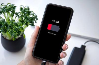 Không phải pin hay sạc, đây mới là thứ khiến điện thoại của bạn nóng bừng, tụt pin và nhanh xuống cấp