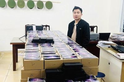Khởi tố, bắt giữ 3 đối tượng bán hơn 1.000 điện thoại Samsung giả trên toàn quốc