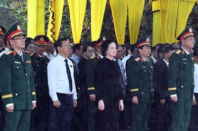 Phó Thủ tướng Phạm Thị Thanh Trà dự lễ truy điệu, an táng 16 hài cốt liệt sĩ