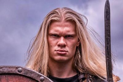 Vì sao Haaland và đồng đội hóa thân thành chiến binh Viking trước World Cup 2026?