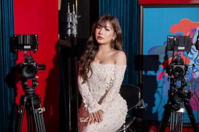 Cô gái TP.HCM bỏ việc văn phòng để livestream xuyên đêm