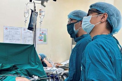 Phát hiện mắc ung thư thận ác tính từ một dấu hiệu khi tiểu