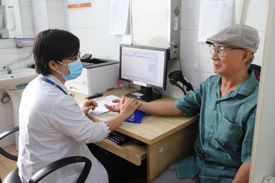 Viết tiếp y học cổ truyền Việt: 'Thiên thời' bứt phá!