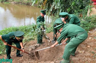 Gắn bảo vệ môi trường với đời sống của quân và dân ở biên giới, hải đảo