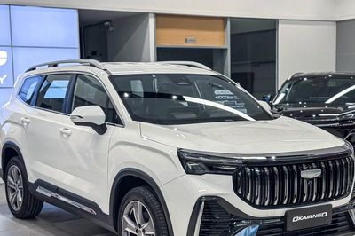 Tân binh SUV 7 chỗ chào sân Việt Nam với giá 'đáy' phân khúc