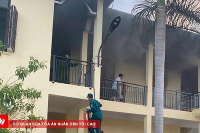 Cháy trụ sở, hơn 60 cán bộ, chiến sĩ tham gia dập lửa