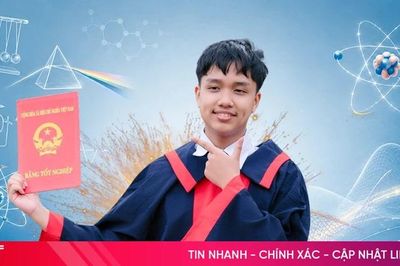 Thủ khoa chuyên Lý Hà Tĩnh: 'Em luôn hướng đến vị trí số 1'