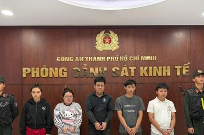 Triệt phá đường dây sản xuất dép giả quy mô lớn tại Củ Chi, thu giữ hơn 23.000 đôi